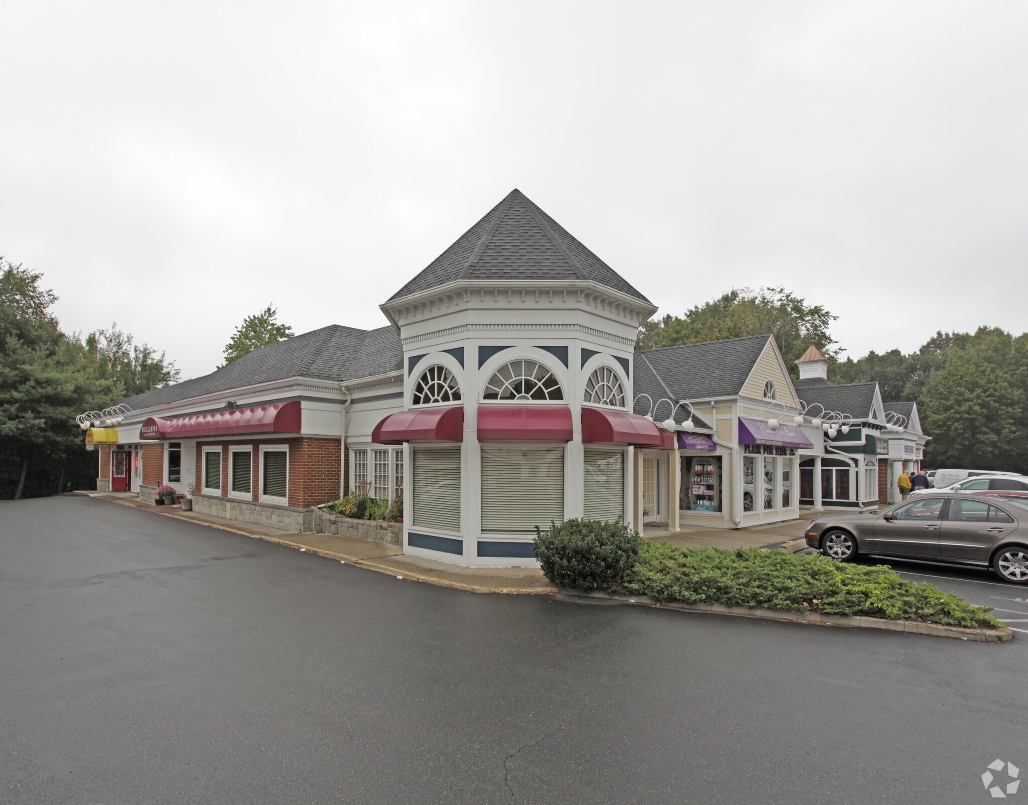 2 Broadway, North Haven, CT for sale Primary Photo- Image 1 of 1