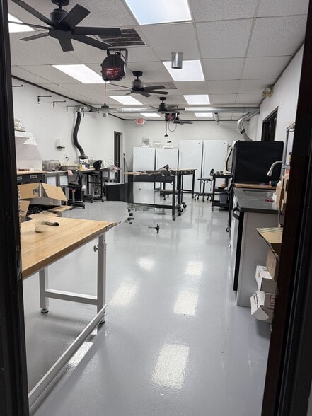 16203 Park Row, Houston, TX for lease - Building Photo - Image 3 of 17