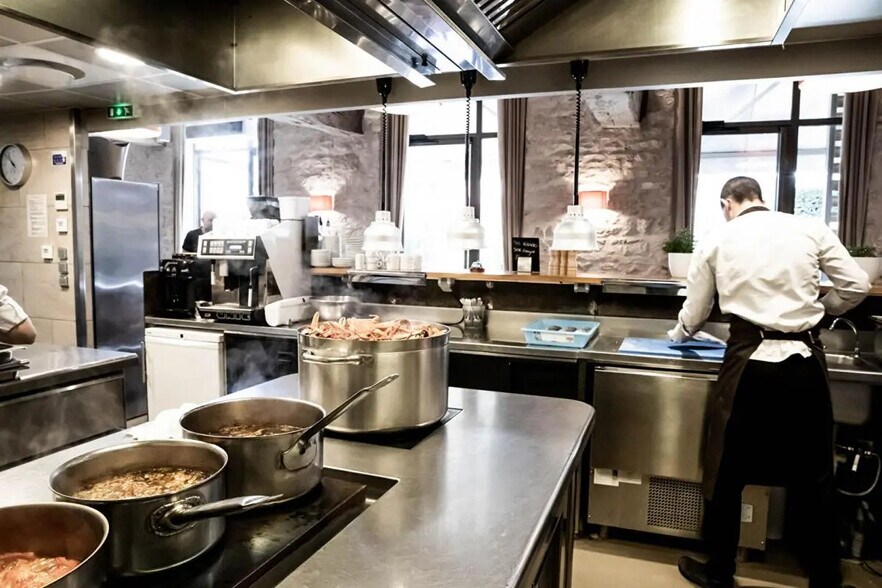 Flex in Beaune for sale - Building Photo - Image 3 of 5