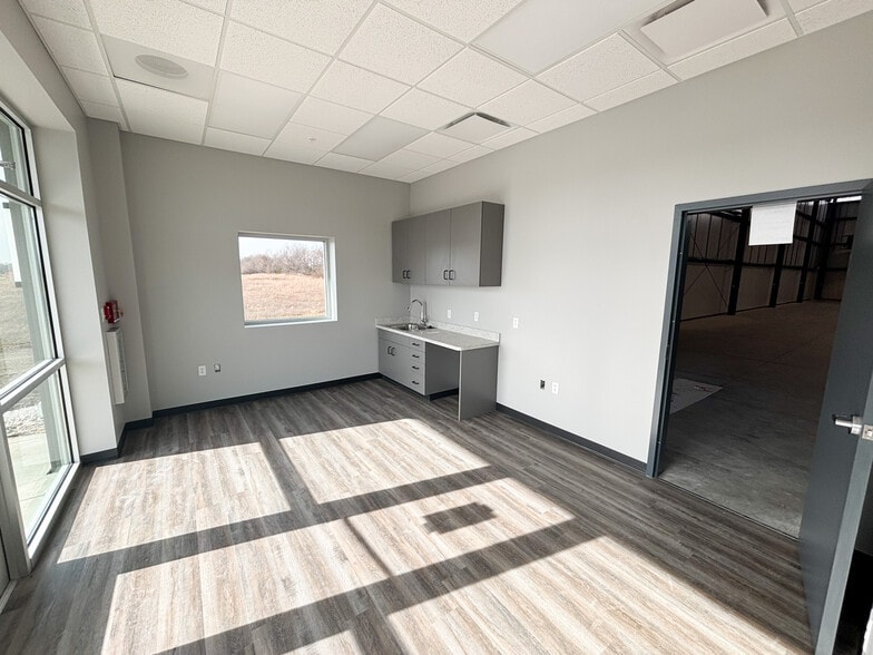 3135 Hankins Rd, Republic, MO for lease - Building Photo - Image 2 of 17