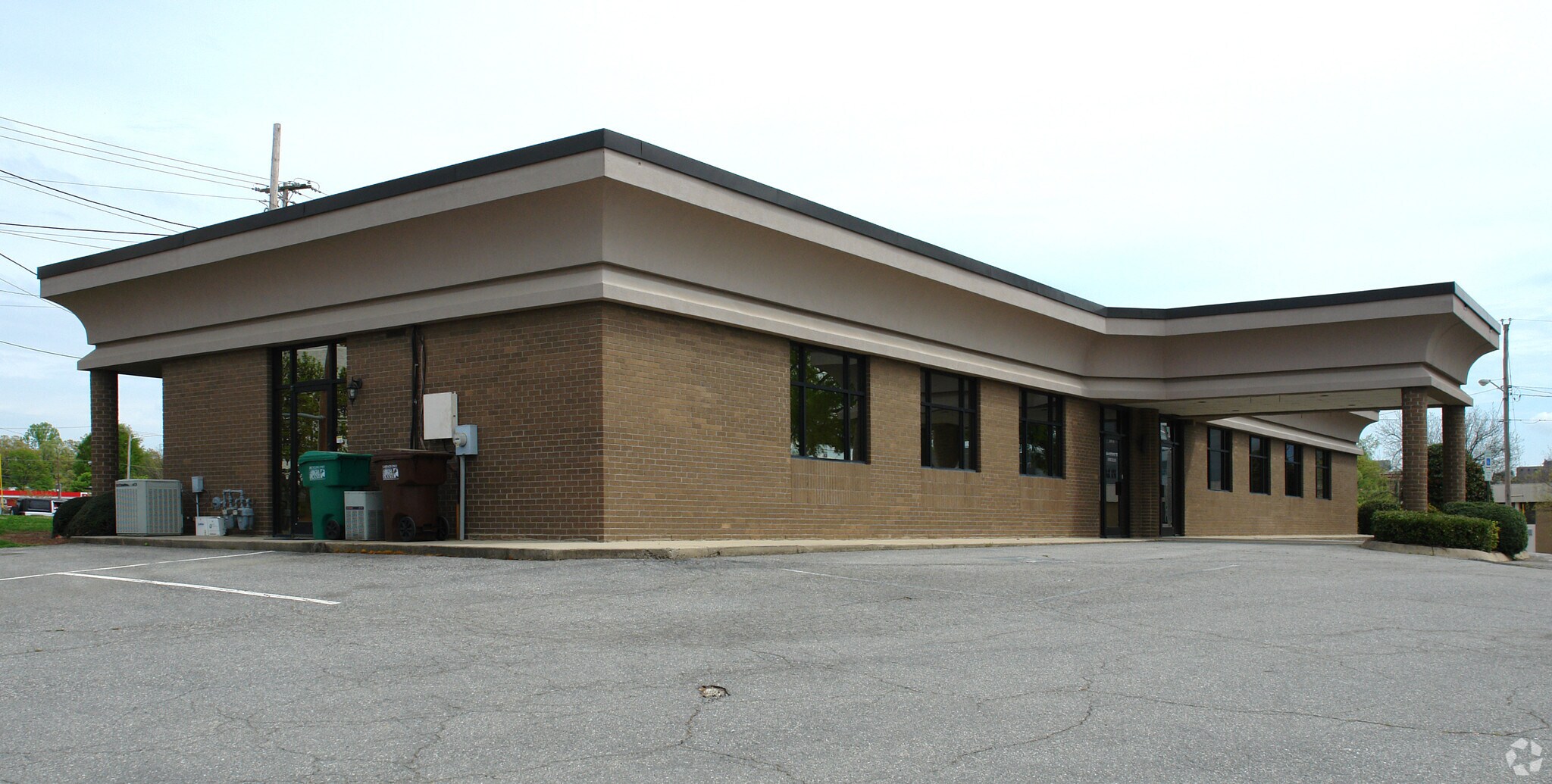 719 N Elm St, High Point, NC for sale Primary Photo- Image 1 of 1