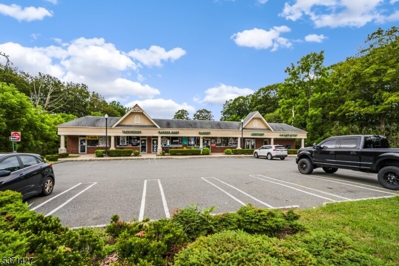 389 Dover Chester Rd, Randolph, NJ for lease Interior Photo- Image 1 of 9