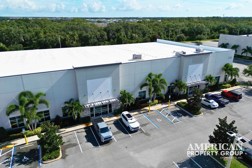 3165 Lakewood Ranch Blvd, Bradenton, FL for lease - Building Photo - Image 3 of 11