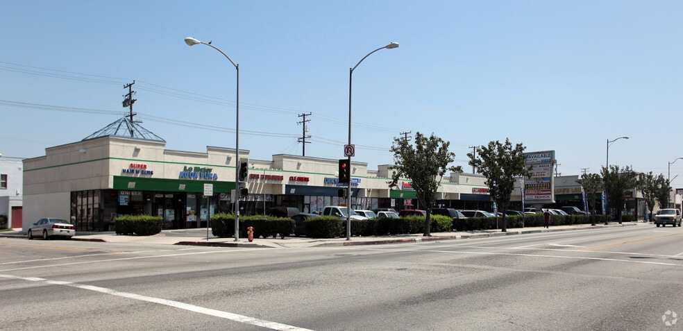 2701-2743 E Slauson Ave, Huntington Park, CA for lease - Building Photo - Image 2 of 4