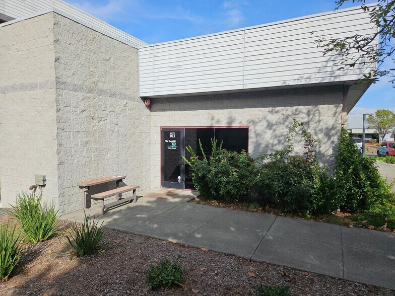 5510 Skylane Blvd, Santa Rosa, CA for lease - Building Photo - Image 3 of 11