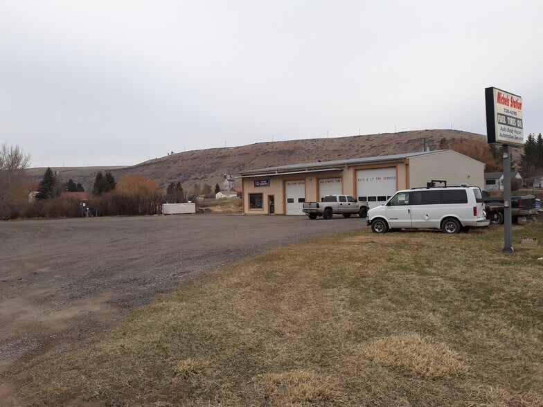 10085 US Highway 87, Raynesford, MT 59469 Retail for Sale