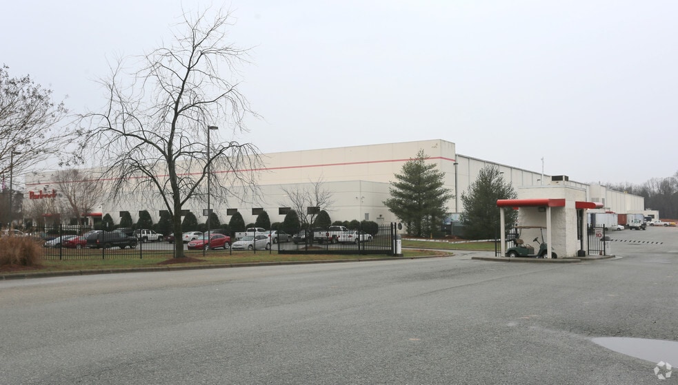 1017 Corporate Park Dr, Mebane, NC for lease - Building Photo - Image 2 of 11