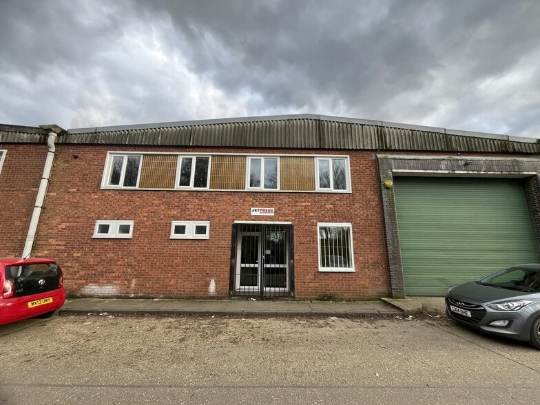 Osier Way, Aylesbury for sale - Building Photo - Image 3 of 3