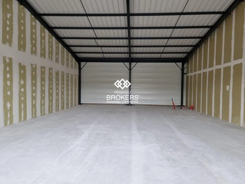 Retail in Grabels for lease - Interior Photo - Image 2 of 2