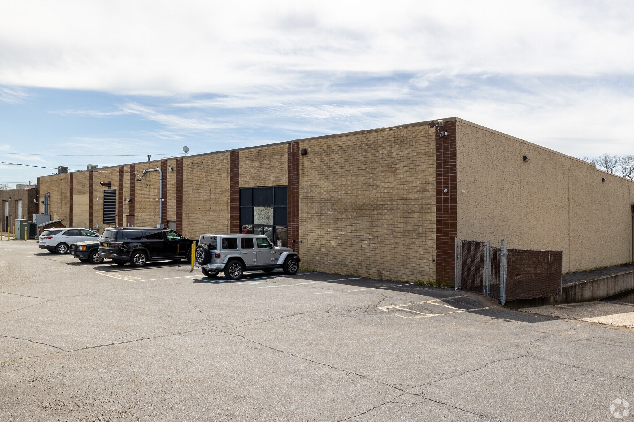 70 Marchant Dr, Smithtown, NY for sale Primary Photo- Image 1 of 1