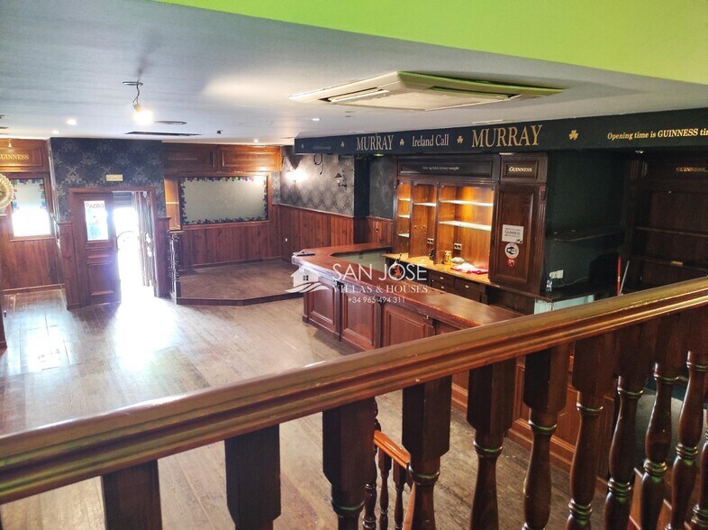 Retail in Novelda for lease - Building Photo - Image 1 of 9