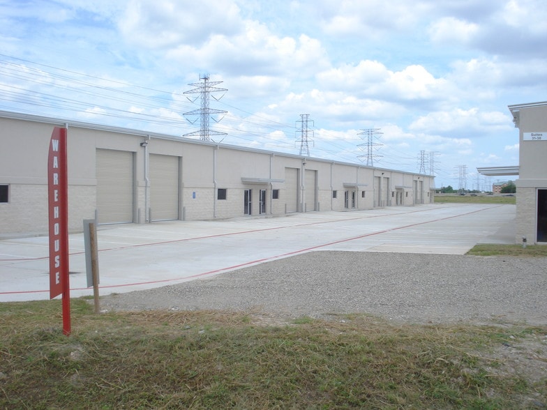 20220 Hempstead Rd, Houston, TX 77065