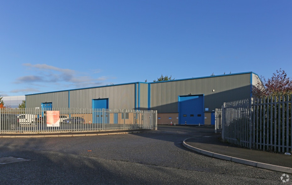 Stadium Clos, Worksop for lease - Primary Photo - Image 2 of 5