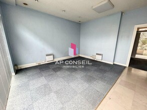 Office in Versailles for lease Interior Photo- Image 2 of 3