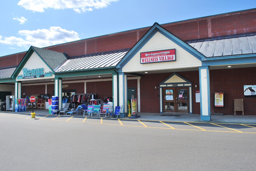 49-65 Topsham Fair Mall Rd, Topsham, ME for sale - Building Photo - Image 1 of 1