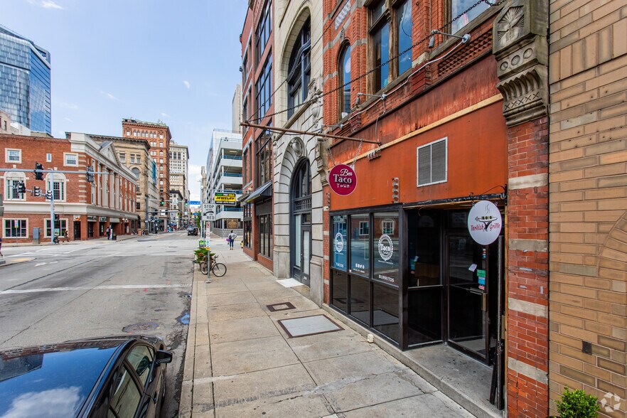 110 Smithfield St, Pittsburgh, PA for lease - Building Photo - Image 2 of 14