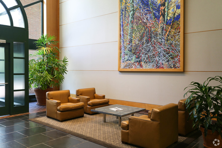 612 Wheelers Farms Rd, Milford, CT for lease - Lobby - Image 3 of 4