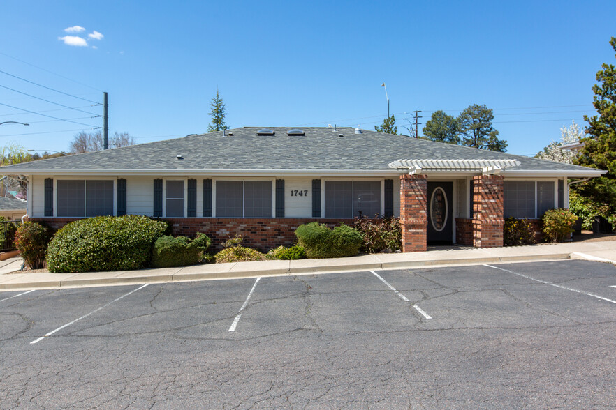 1747 Willow Creek, Prescott, AZ for sale - Primary Photo - Image 1 of 1