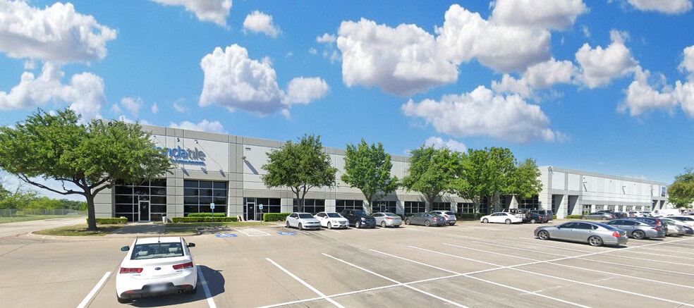 9755 Clifford Dr, Dallas, TX for lease - Building Photo - Image 1 of 2
