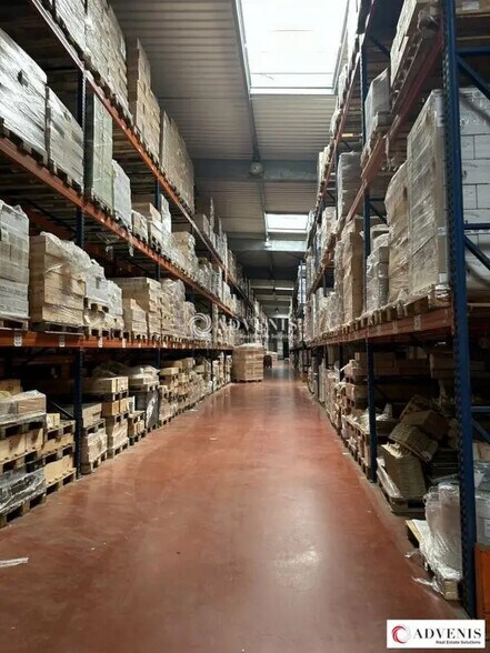 Flex in Bruges for lease - Interior Photo - Image 3 of 4