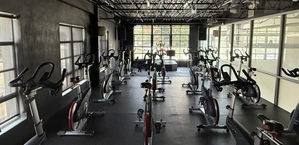 150 N Midland Ave, Saddle Brook, NJ for sale - Building Photo - Image 3 of 8