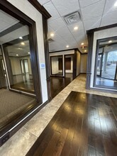 609 S Kelly Ave, Edmond, OK for lease Lobby- Image 2 of 30