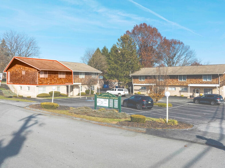 867-885 Clare Ln, York, PA for lease - Building Photo - Image 2 of 8