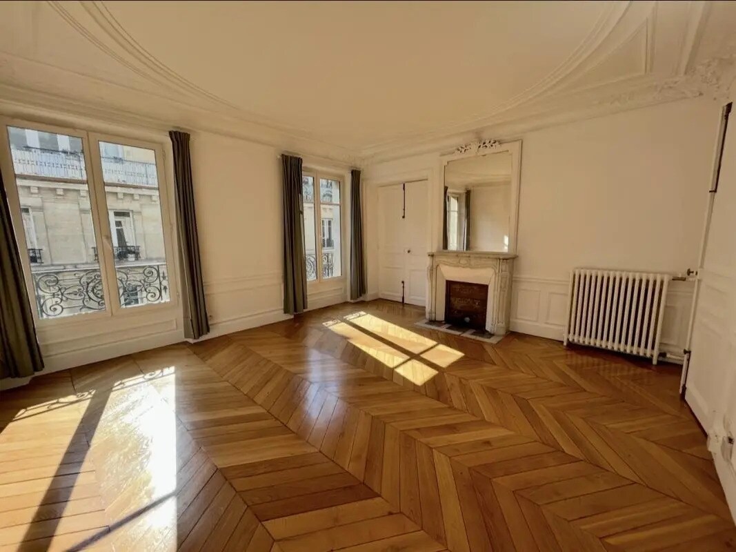 Office in Paris for lease Building Photo- Image 1 of 7