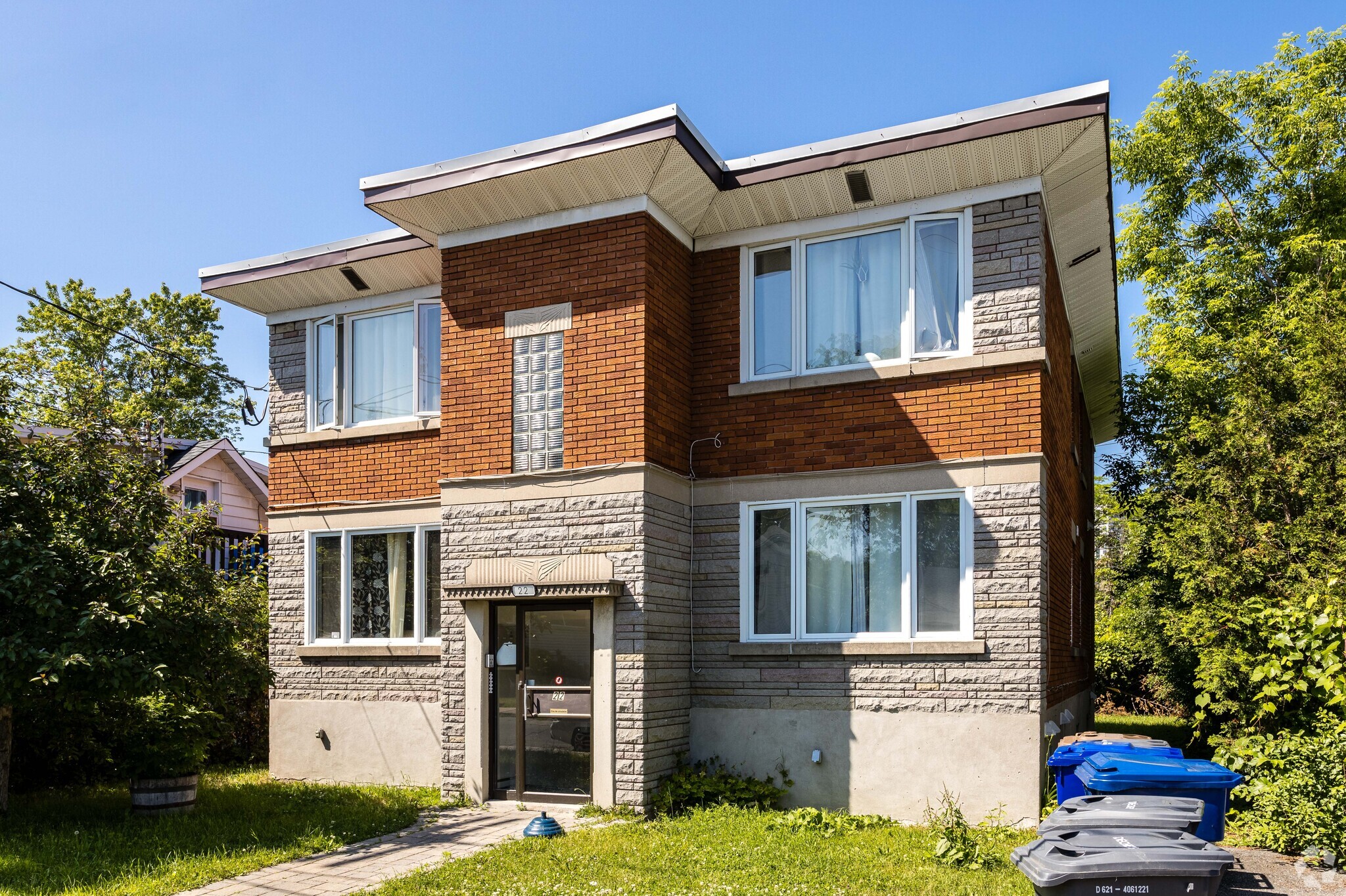 22 Rue Desrochers, Laval, QC for sale Building Photo- Image 1 of 1