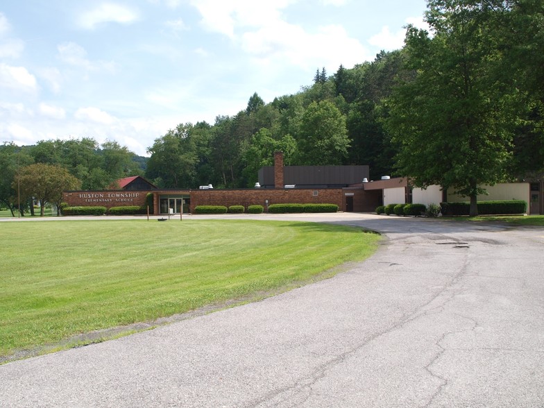 201 Hoovertown Rd, Penfield, PA for lease - Building Photo - Image 1 of 15