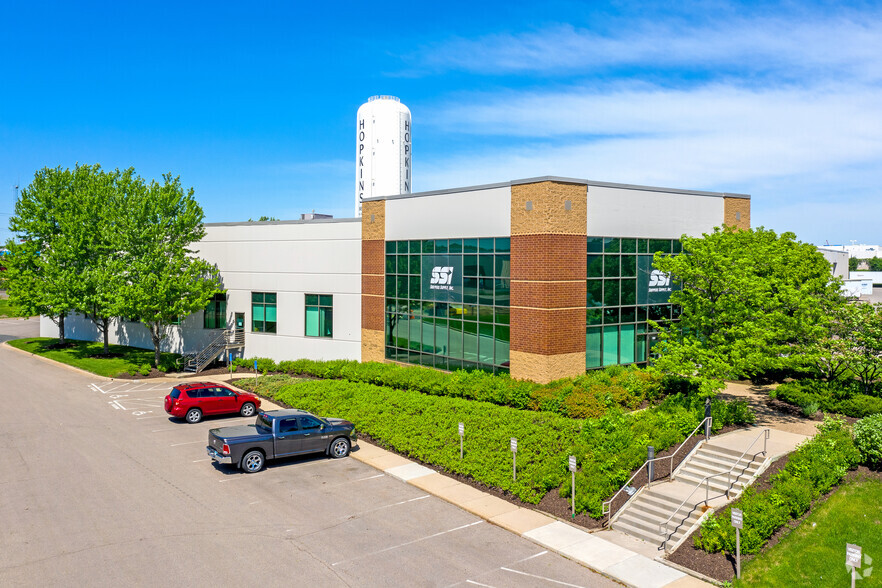 401-415 11th Ave S, Hopkins, MN for lease - Building Photo - Image 1 of 4