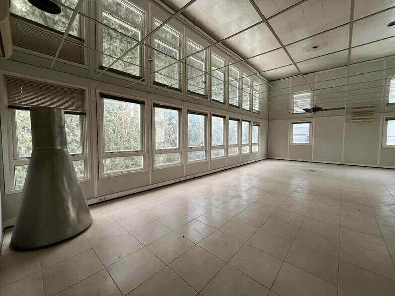 Office in Le Cannet for sale - Interior Photo - Image 3 of 14