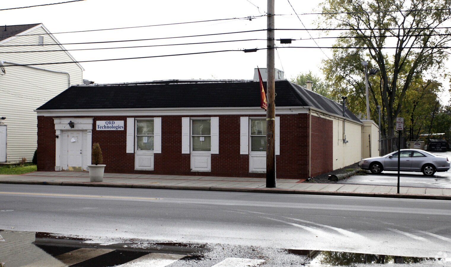 698 Hamilton St, Somerset, NJ 08873