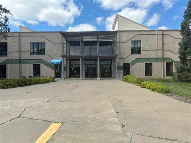 1700 S 1st Ave, Iowa City, IA for lease - Building Photo - Image 2 of 2