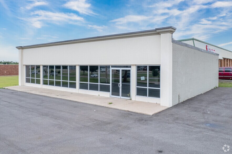 10 N Kimbell Rd, Yukon, OK for sale - Building Photo - Image 1 of 1