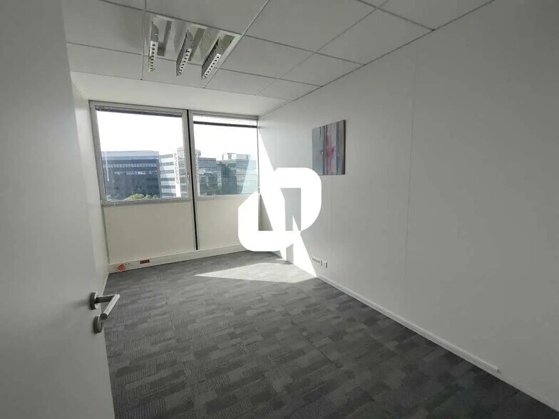 Office in Vélizy-Villacoublay for lease - Interior Photo - Image 2 of 5