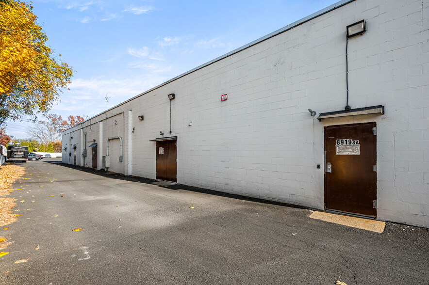 8919 New Falls Rd, Levittown, PA for lease - Building Photo - Image 2 of 7