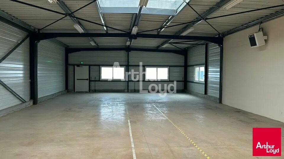 Flex in Vendôme for lease Interior Photo- Image 1 of 4