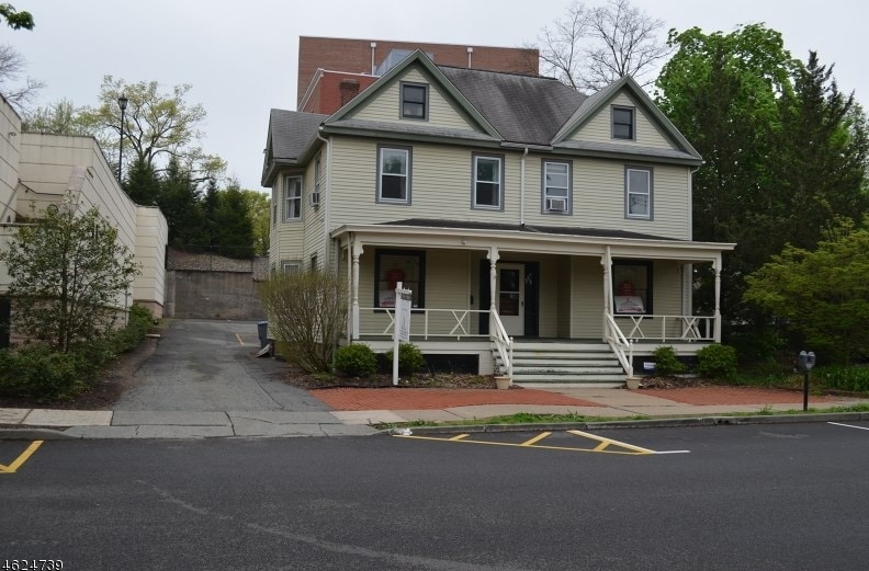 9 King Pl, Morristown, NJ for sale Primary Photo- Image 1 of 1