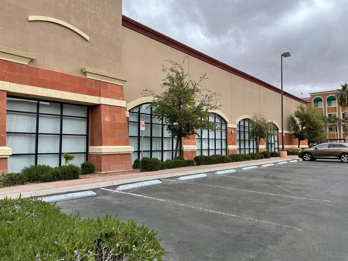 7091 W Craig Rd, Las Vegas, NV for lease Building Photo- Image 1 of 13