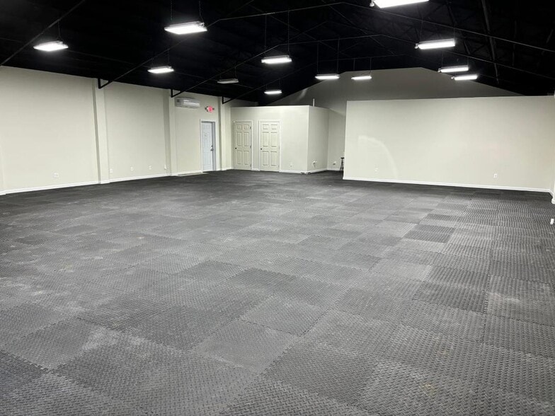 509 Trammell St, Atmore, AL for sale - Interior Photo - Image 2 of 6