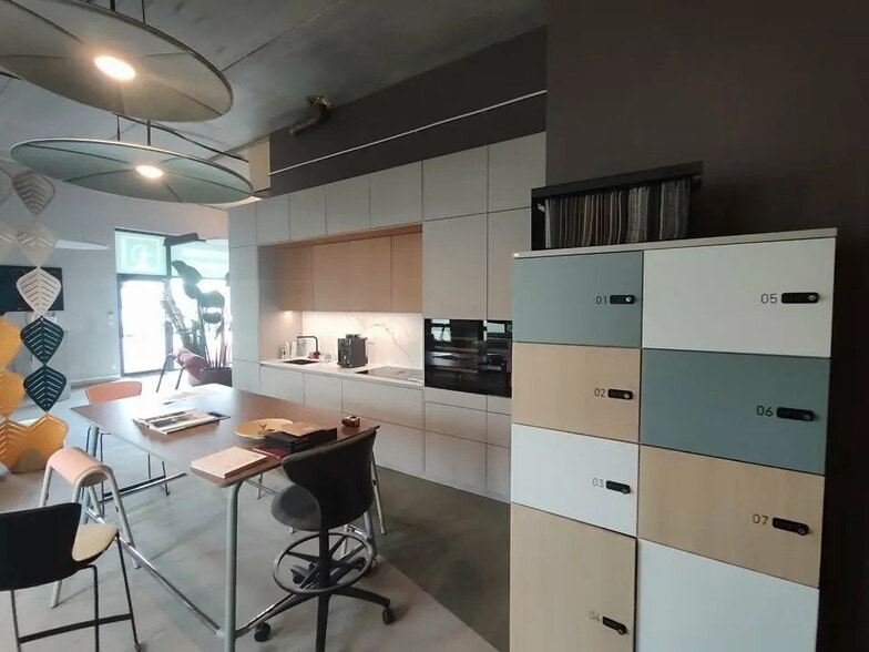 Office in Vaulx-Milieu for sale - Interior Photo - Image 3 of 4