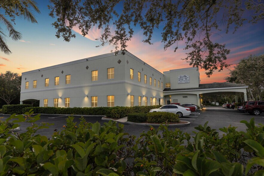 1285 36th St, Vero Beach, FL for lease - Building Photo - Image 2 of 10