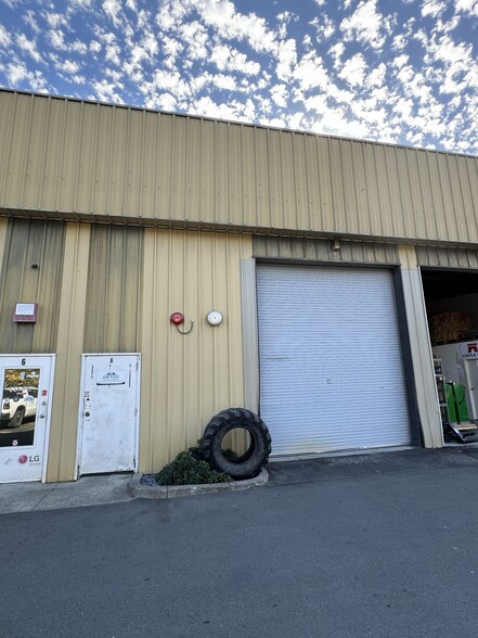 1364 N McDowell Blvd, Petaluma, CA for lease - Building Photo - Image 2 of 4