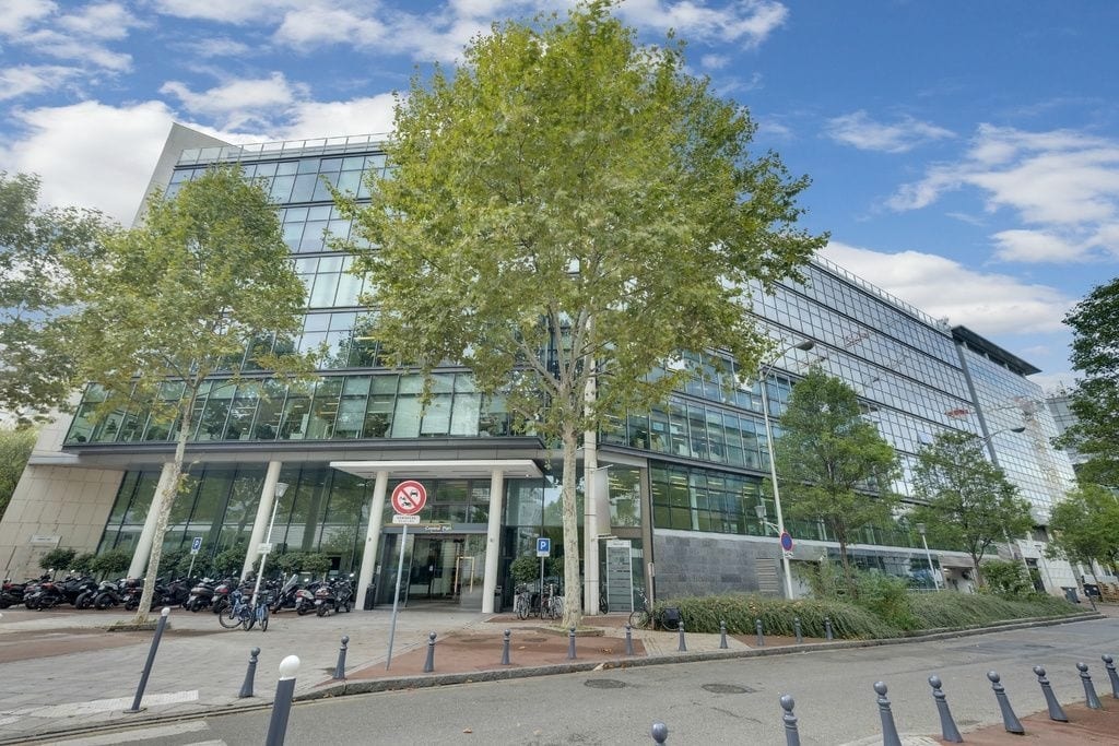 Office in Issy-les-Moulineaux for lease Building Photo- Image 1 of 5