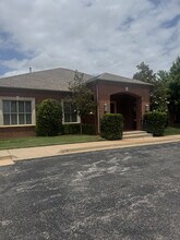 7005 N Robinson Ave, Oklahoma City, OK for lease Building Photo- Image 1 of 14