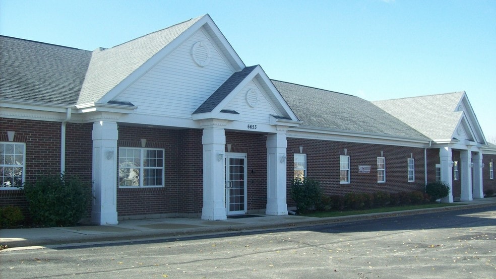 6653 Weaver Rd, Rockford, IL 61114