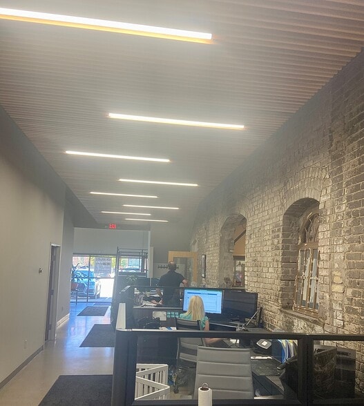 2334 University Ave W, Saint Paul, MN for lease - Building Photo - Image 3 of 7