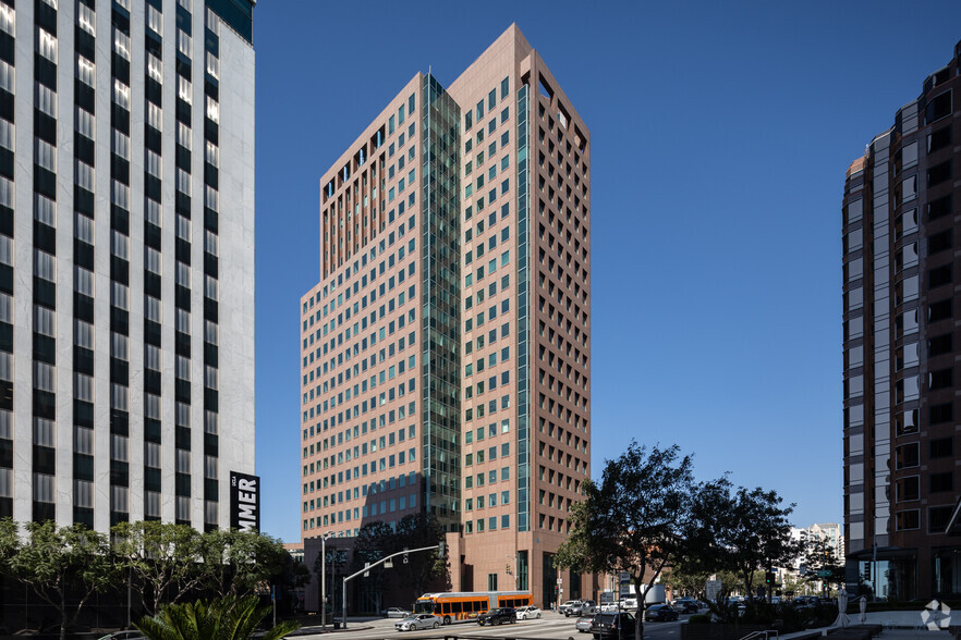 10877 Wilshire Blvd, Los Angeles, CA for lease - Building Photo - Image 1 of 10