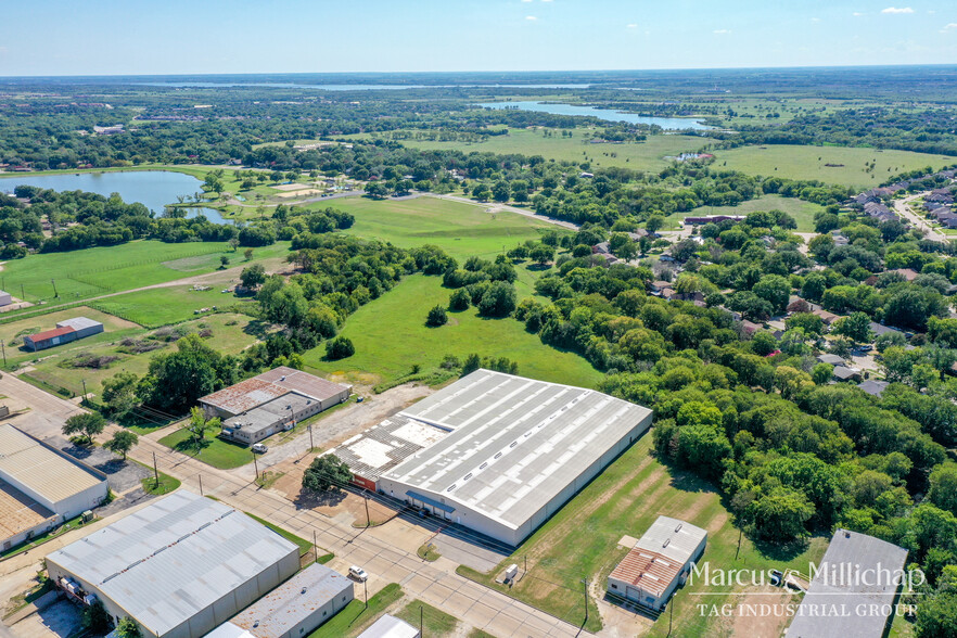 2407 N Preston St, Ennis, TX for sale - Building Photo - Image 3 of 8